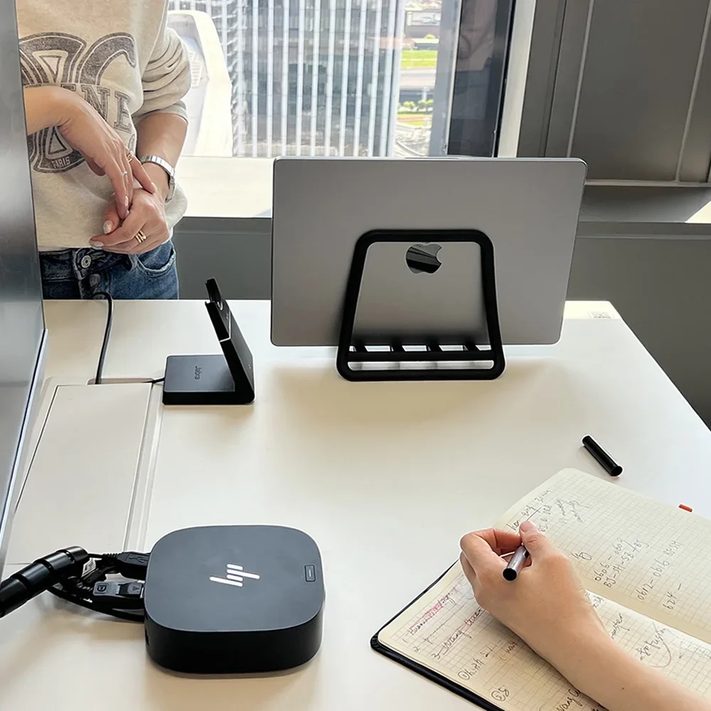 Supporto verticale per noteboo - Laptop Accessories Gadgets recensione e prezzo