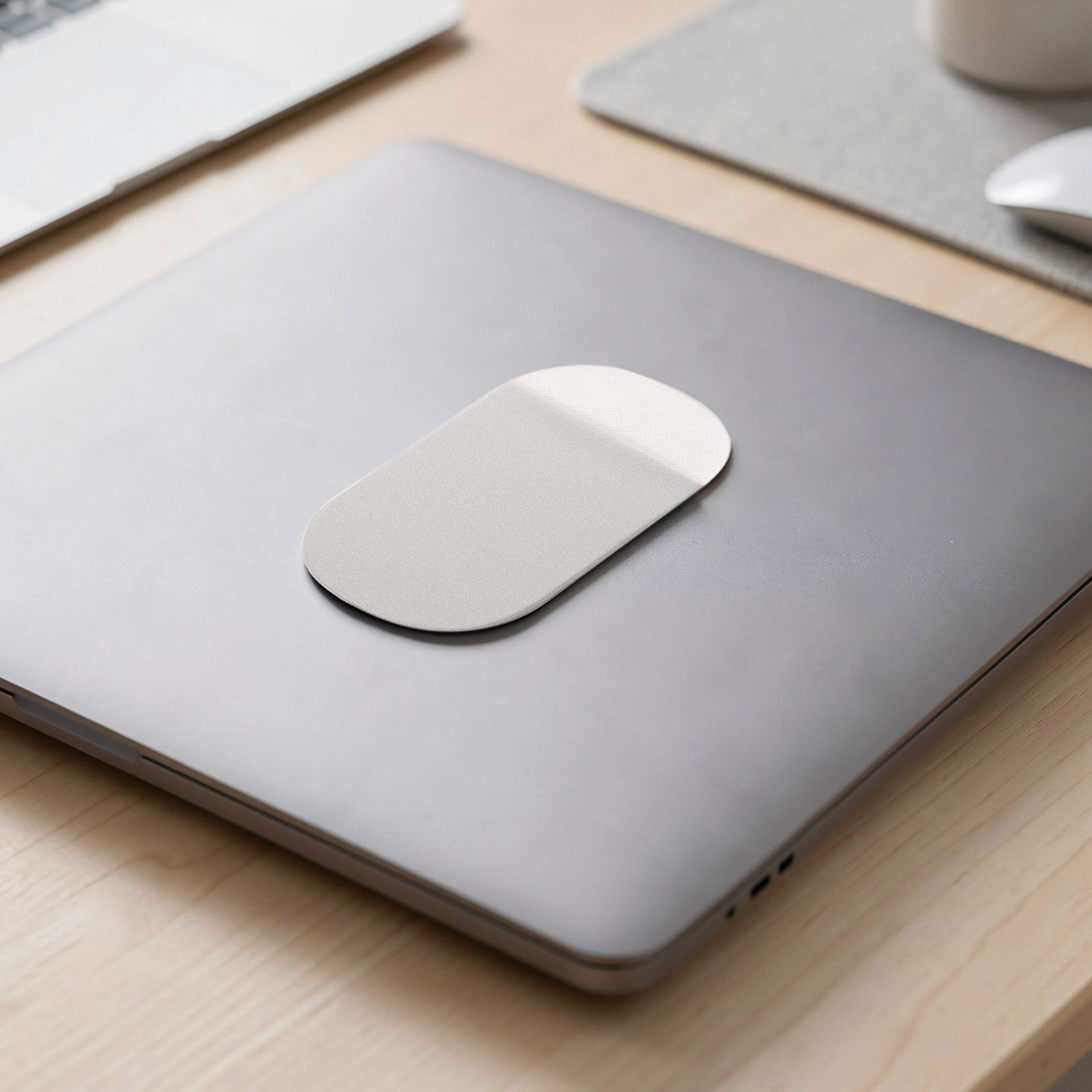 Supporto Adesivo per Mouse da  - Laptop Accessories Pouch recensione e prezzo